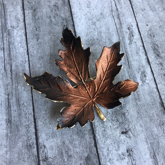 Autumn Maple Leaf Pin Vintage Brooch Fall Jewelry - Picture 4 of 13